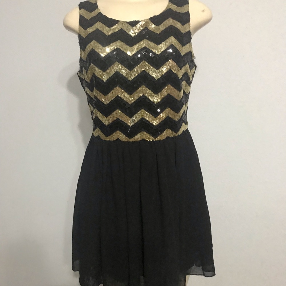 Forever 21 dress- Black gold sequins design size m
